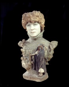 Henriette Rosine Bernard komikus Sarah Bernhardt (1844-1923) márvány mellszobra. Jean Leon (Jean-Leon) Gerome (1824-1904) szobra 1895 Párizs környékén, d