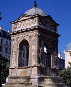 Építészet: kilátás az Ártatlanok szökőkútjára. Jean Goujon, Augustin Pajou és Pierre Lescot építészek tervezték. 1546-1549. Place Joachim du Bellay, Párizs.