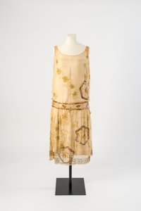 Citromsárga selyem sifongyöngyökkel hímzett estélyi ruha, 1927 (selyem)