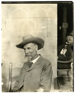 Férfi kalapban, érem, 1905-40 körül (zselatin ezüst fotó) alkotó: Jessie Tarbox Beals