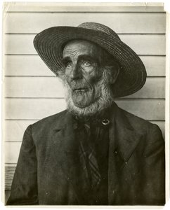 Öreg ember szalmakalapban, 1905-40 körül (zselatin ezüst fotó) alkotó: Jessie Tarbox Beals