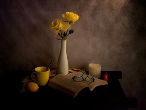 Sárga rózsák – Csendes olvasás