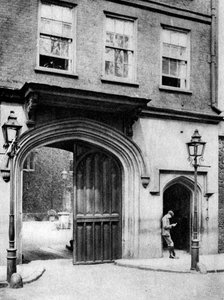 16. századi átjáró a Charterhouse-hoz, London, 1926-1927.