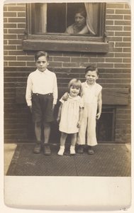 [Három gyermek portréja] alkotó: John Frank Keith