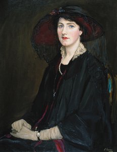 Lady Raeburn portréja félhosszúságban ülve, csipkegalléros kabátban, gyöngy nyakláncban és fekete kalapban alkotó: John Lavery