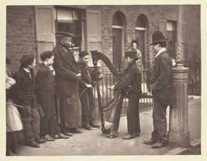 Halian Street Musicians, 1881. alkotó: John Thomson