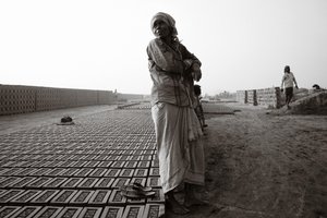 Téglagyárak Kalkuttában, India, 2016 (fotó) alkotó: Jon Nicholson