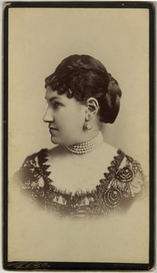 Mrs. William Astor (szépia nyomat)