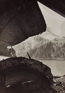 Album "Meine weltkriegs - Erinnerungen South-West Front (Karintia, Olaszország, Dél-Tirol) (Az én világháborúm - emlékek a délnyugati frontról Karintiában, Olaszországban, Trentino-Alto Adige) 1915.03.31.-12.11. 1918 - Josef Zohles Wien ": egy gyár romjai  alkotó: Josef Zohles