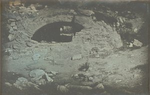Athénész. T.[emple] de Min.[erve] Poliade (1er tervek) / [Ciszternanyílás az Erektheion lábánál, Akropolisz, Athén.