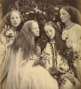 A lányok rózsabimbó kertje alkotó: Julia Margaret Cameron
