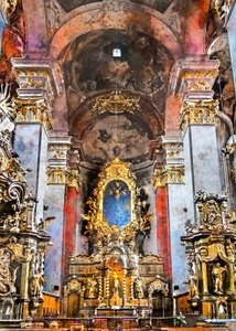 Díszes templombelső alkotó: Justyna Jaszke