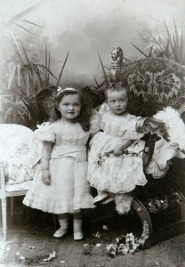 Olga Nyikolajevna és Tatjana Nyikolajevna orosz nagyhercegnők, 19. század vége