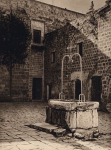 Názáret, kút az Angyali üdvözlet-templom udvarában (f/w fotó)
