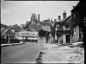 Corfe kastély, Purbeck, Dorset alkotó: Katherine Jean Macfee