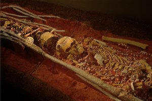 Archaeology; Hominid; Hominin; Human Ev - Homo sapien Sapiens; Human Evolution; Ice A..., 2000 (fotó) alkotó: Kenneth Garrett