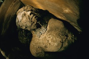 Egyiptom; Régészet; Óbirodalom; Szakkara; Múmia; Nefer; Sír, 5. dinasztia alkotó: Kenneth Garrett