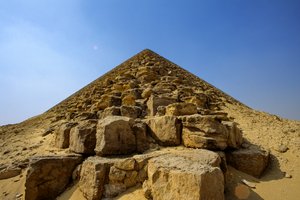 Egyiptom Óbirodalma; Dahshuri piramis; Egyiptom; Óbirodalom alkotó: Kenneth Garrett