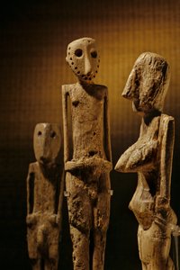 Víziló és elefánt elefántcsont figurák, 2 láb magas, Beersheba völgyéből, formás figurák... alkotó: Kenneth Garrett