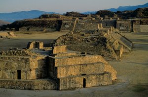 Olmec; Monte Alban; Oaxaca; Mexikó, Danzante; Zapotec alkotó: Kenneth Garrett