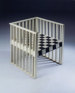Egy festett bükkfából és nádból készült fotel, 1901 körül alkotó: Koloman Moser