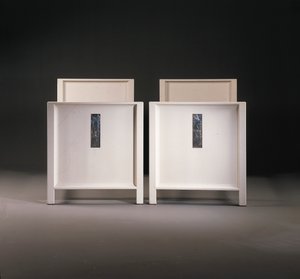 Egy pár Wiener Werkstatte egyszemélyes ágy, 1904 körül (festett fa) alkotó: Koloman Moser