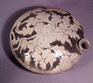 Art core: porcelán borosüveg (vagy palack). Koryo korszak alkotó: Korean School