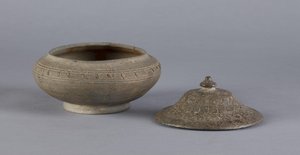 Doboz fedővel, Silla-dinasztia, Kr.e. 55-935 (kőedény)