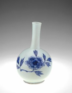 Punwon edényes palack, Kyonggido tartomány, Chosan-korszak (kobalt pigmenttel ellátott porcelán tiszta színtelen máz alatt)