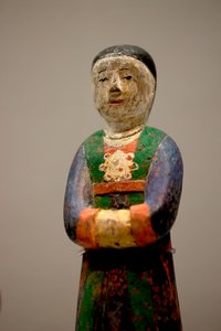 Sír dekoratív alakja. Polikróm faragott fa, késő Joseon (Choson) korszak alkotó: Korean School