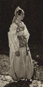 Jugoszlávia: Prizren, Nők népviseletben (f/w fotó)