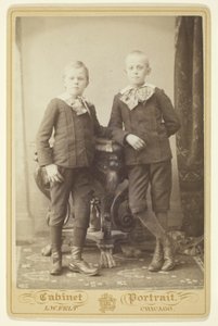 Két fiú alkotó: L. W. Felt