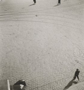 Névtelen, 1920 körül (zselatin ezüst kontaktnyomat) alkotó: Laszlo Moholy Nagy