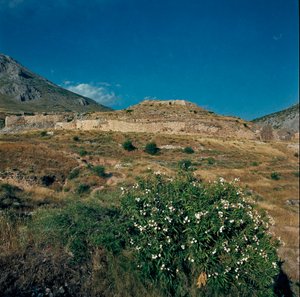 Kilátás a peloponnészoszi ókori város, Mycenes helyére (Kr. e. 1500-1100) Görögország