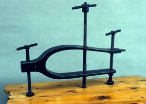 Sfondacarene, egy eszköz, amellyel egy ellenséges hajó testét törik. Modell Leonardo da Vinci (Leonardo da Vinci) rajzából. Tudományos és Technológiai Múzeum, Milánó. alkotó: Leonardo da (after) Vinci
