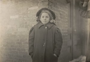 Mery Horn, púpos állapota, amelyet súlyosbított a sok papírteher, amelyet magával vitt. Hartford, Connecticut, 1909. március