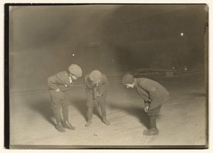 A Midnight Crap Game. alkotó: Lewis W. Hine