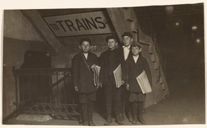 [Négy újonc a metró bejáratánál, New York City]