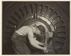 Erőműszerész. alkotó: Lewis W. Hine