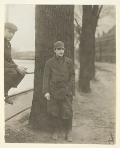 Leon Halcourt, 16 éves, Lawrence, Massachusetts, Massachusetts alkotó: Lewis Wickes Hine
