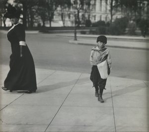 Újságot tartó fiú, Washington, D.C. alkotó: Lewis Wickes Hine