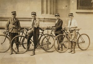 Western Union Messengers csoport Norfolkban, Virginia államban, 1911 alkotó: Lewis Wickes Hine