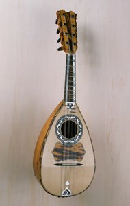 Nápolyi mandolin, a Campania állambeli Praianóban, Pasquale Scala lantművész műhelyében épített hangszer. Olaszország, XX. század alkotó: Unbekannt Unbekannt