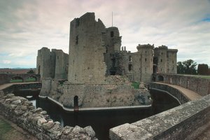 Raglan Castle, Monmouthshire, Dél-Wales, Egyesült Királyság (fotó) alkotó: Unbekannt Unbekannt