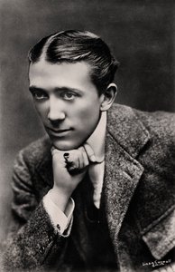 Gerald Du Maurier 1873-1934, angol színész és színházi menedzser, 20. század eleje.