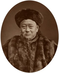 Kuo Szung-Tao, az első kínai nagy-britanniai követ, 1880. alkotó: Lock and Whitfield