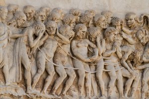 Damned paraded to Hell, részlet az Utolsó ítélet jeleneteiből, Az Apokalipszis történeteiből, Lorenzo Maitani domborművei (1275-1330 előtt) és segédeszköz, negyedik pillér, Orvieto katedrálisának homlokzata, Umbria, Olaszország