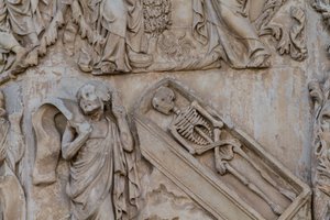 Ezékiel próféta, részlet a Jesse-fáról és a messiási próféciákról, Genezis történetei, Lorenzo Maitani domborművei (1275-1330 előtt), második pillér, Orvieto-székesegyház homlokzata, Umbria, Olaszország