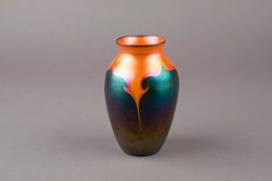 Váza alkotó: Louis Comfort Tiffany