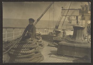 Fiú egy hajón alkotó: Louis Fleckenstein